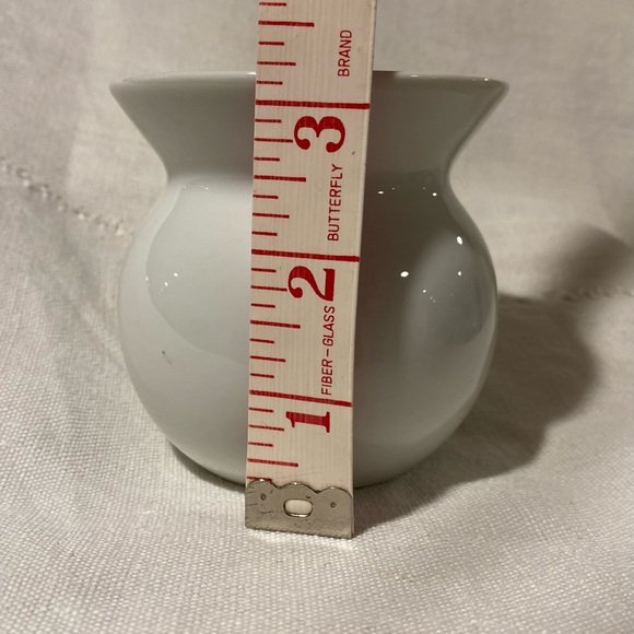 Vintage white porcelain container, vase or sugar bowl by Freeman Lederman - Picture 4 of 6